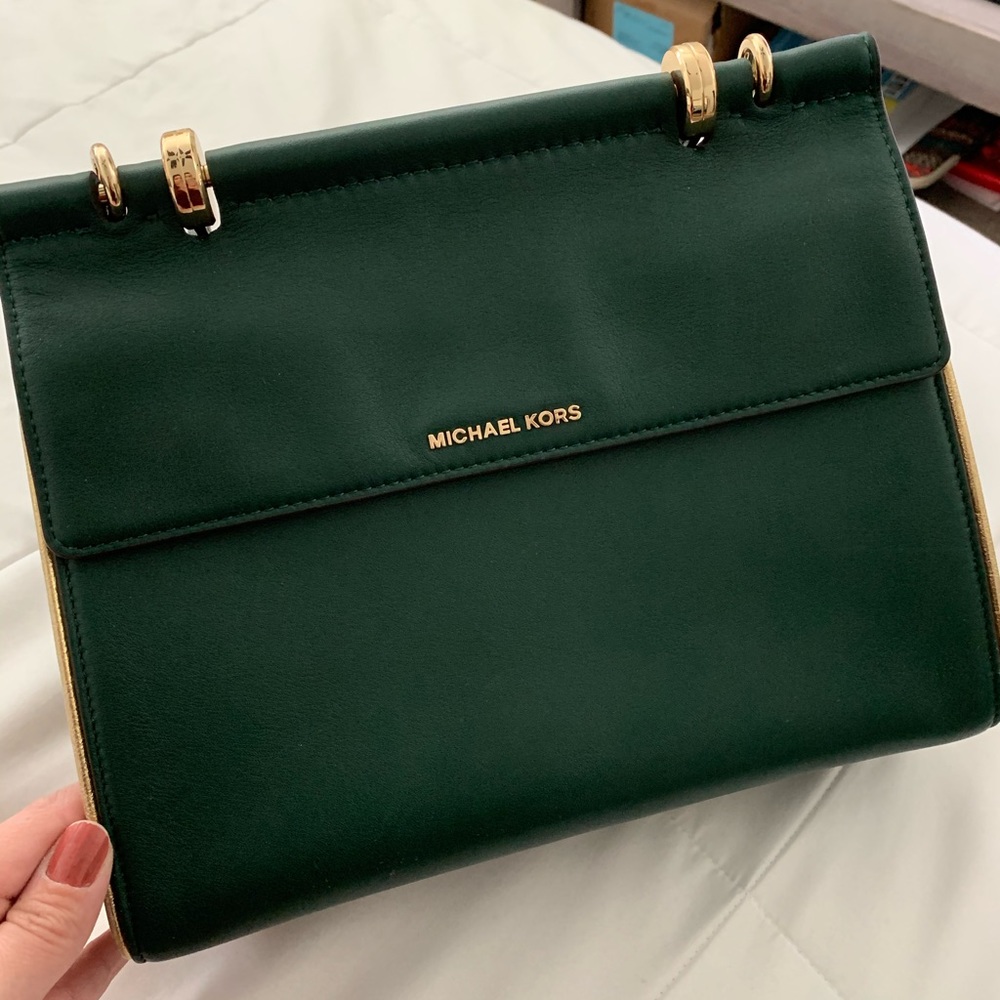 Beautiful gently used Michael lots bag.